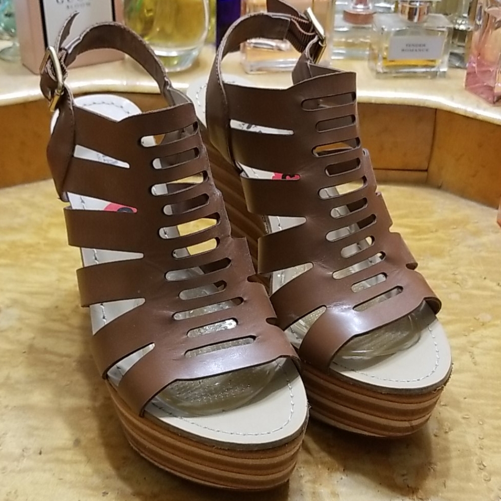 ANNA LUZ Platform Sandals Size 6 Worn Once
